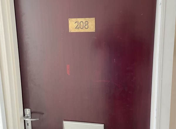 300 sq. ft. Office/Studio Suite (with Air Conditioning)